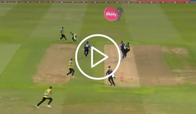 [Watch] Simon Harmer Gets Runout After  Shocking Collision With Bowler In T20 Blast Quarter-Final